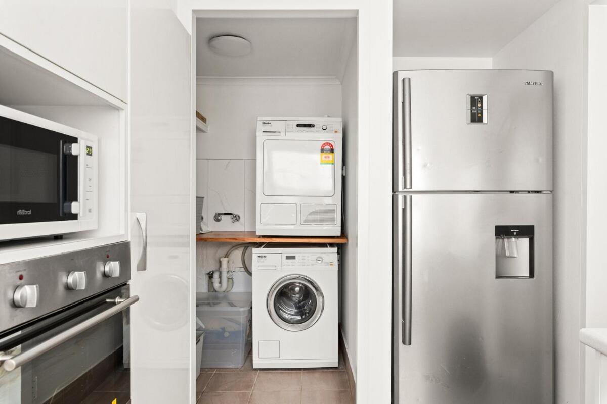Stylish,2br With Private Patio Near Icons Apartment *